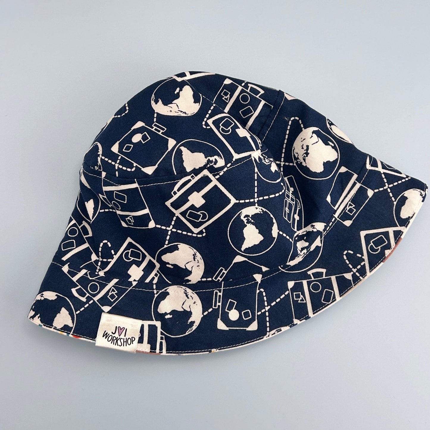 2-3 years -Reversible, Safari/Zoo Animals Bucket hat (One Only!)