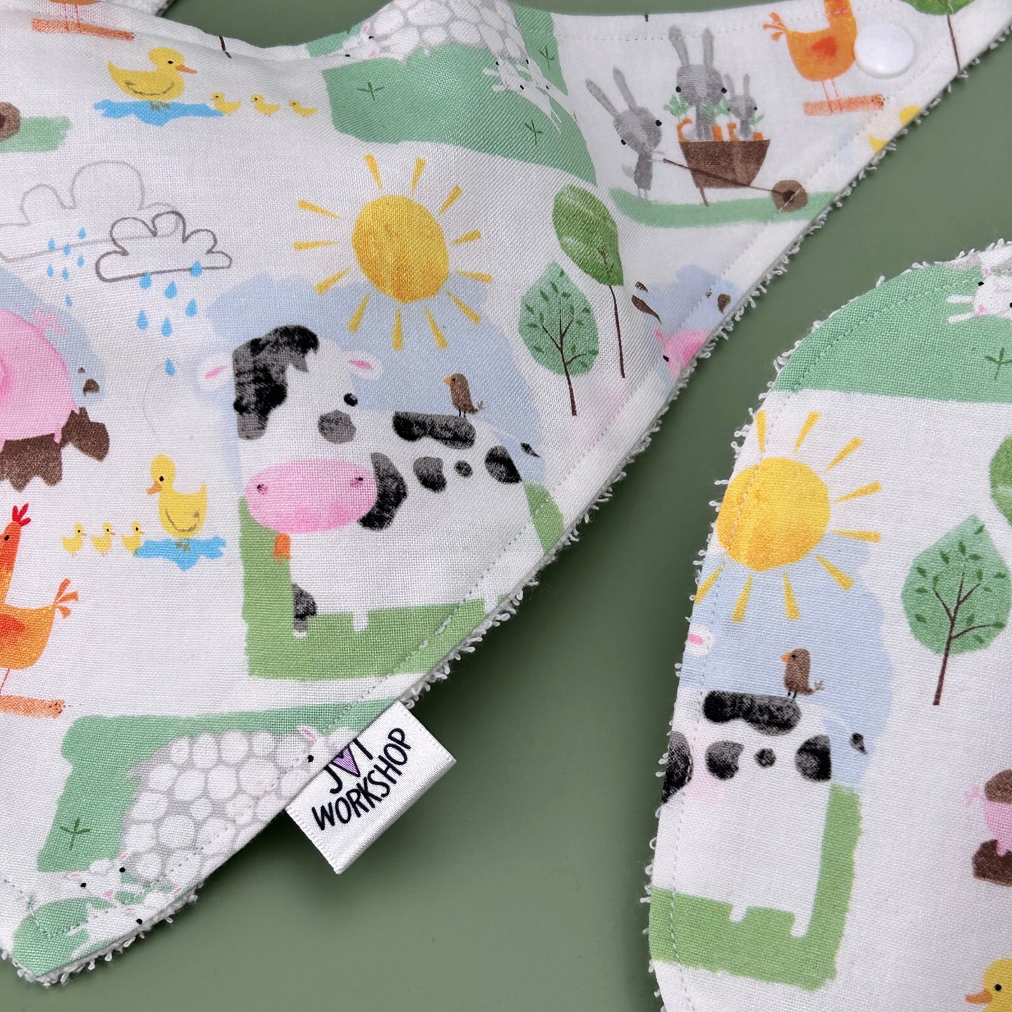 Farm animals, dribble bib & face cloth, baby gift sets