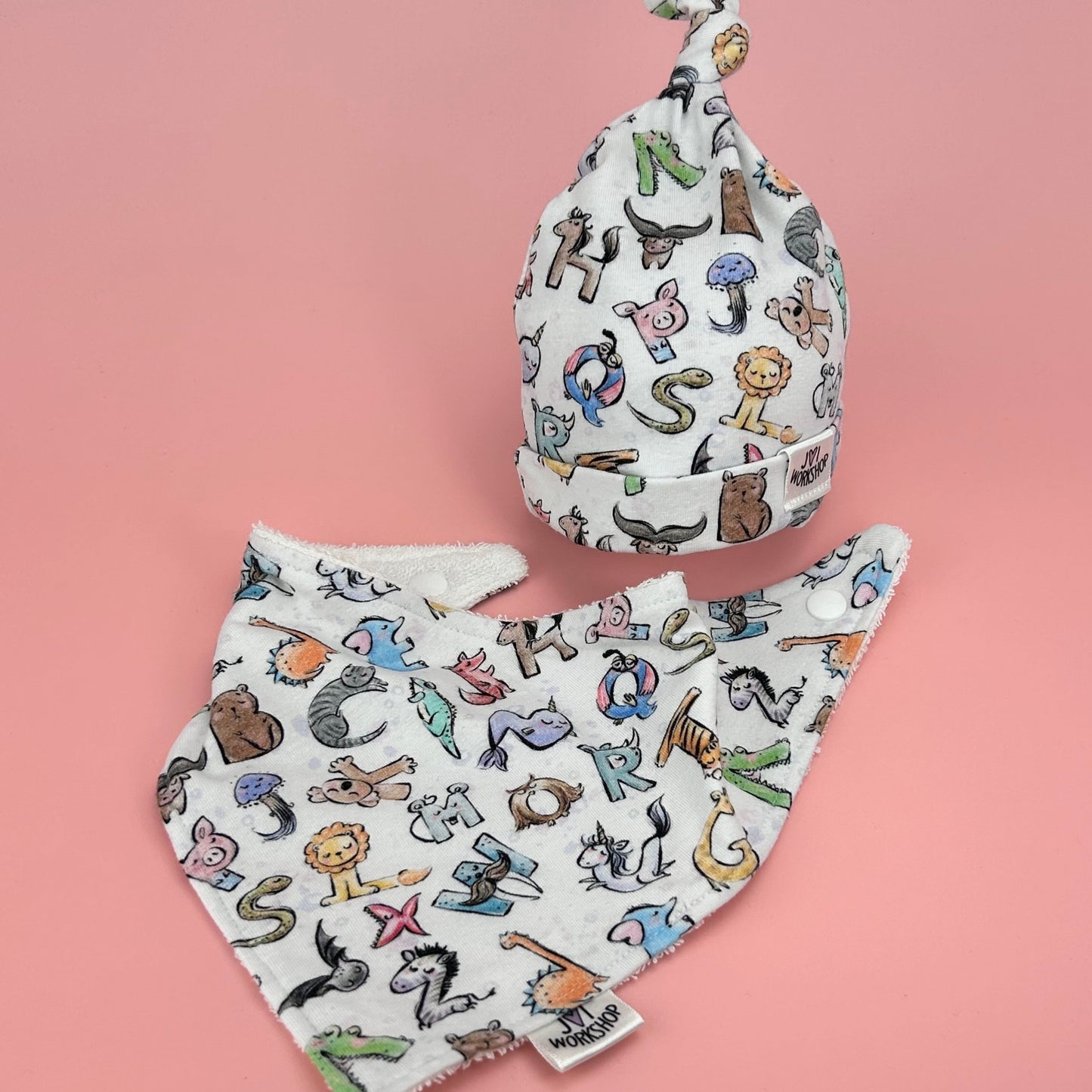 Premie/Tiny - Newborn - 12 months Baby Alphabet animals design knots hat & dribble bibs