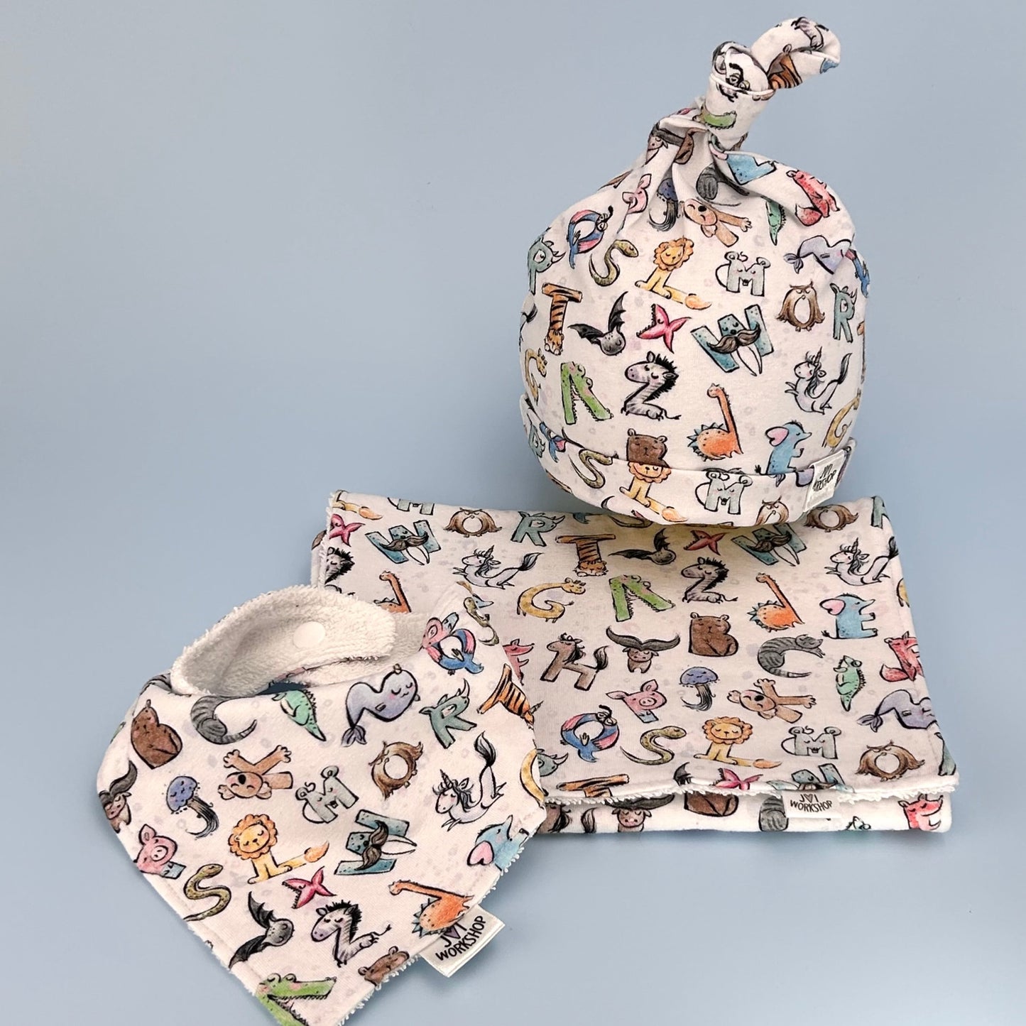 Premie/Tiny - Newborn - 12 months Baby Alphabet animals design knots hat & dribble bibs