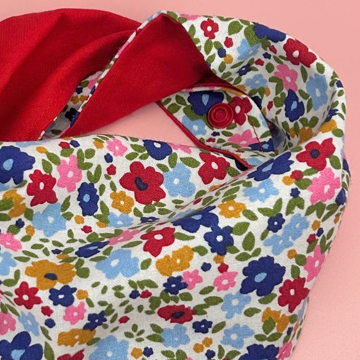 Small/medium reversible, flowers & red, popper style, pet bandana